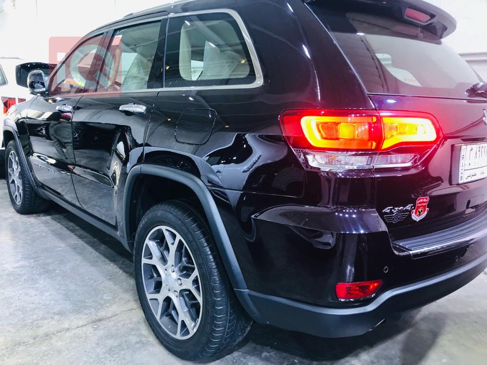 جیپ گراند شیرۆکی